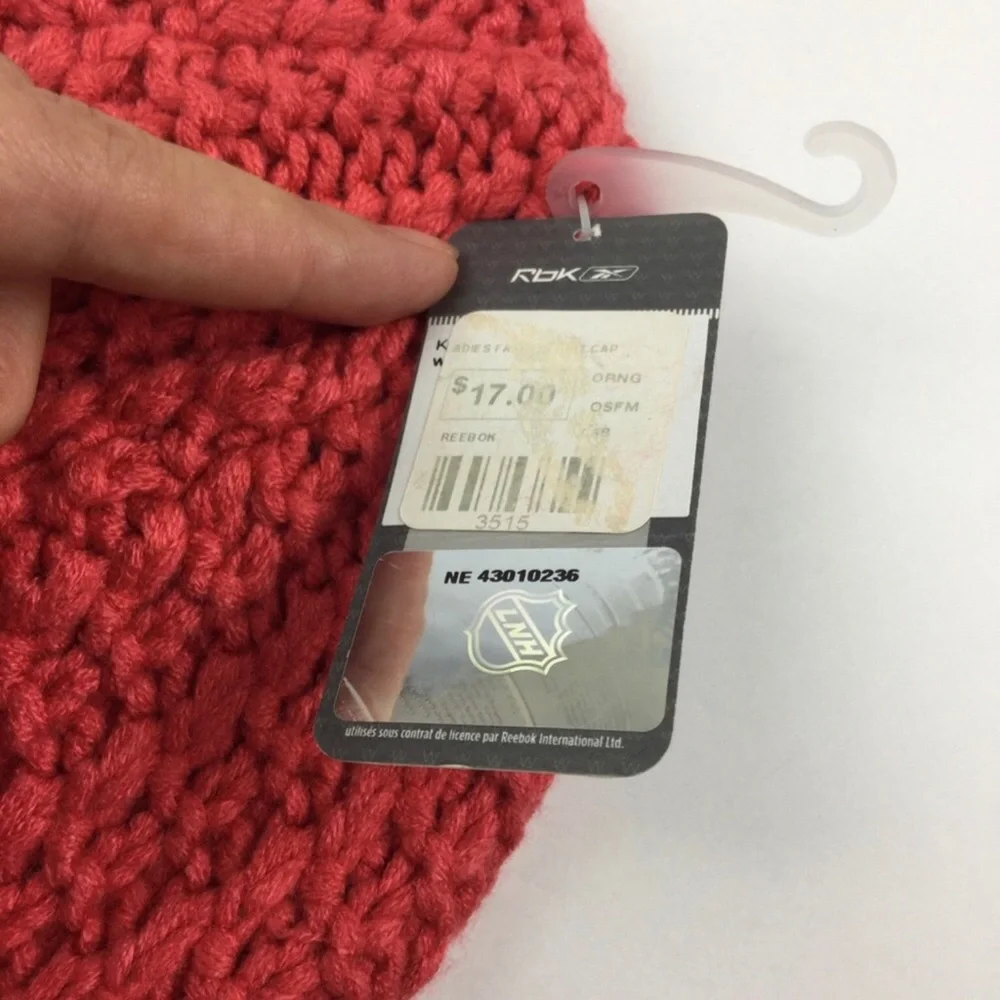 REEBOK x NHL NWT Anaheim Ducks Hockey Knit Beanie Women’s One Size - Picture 4 of 5